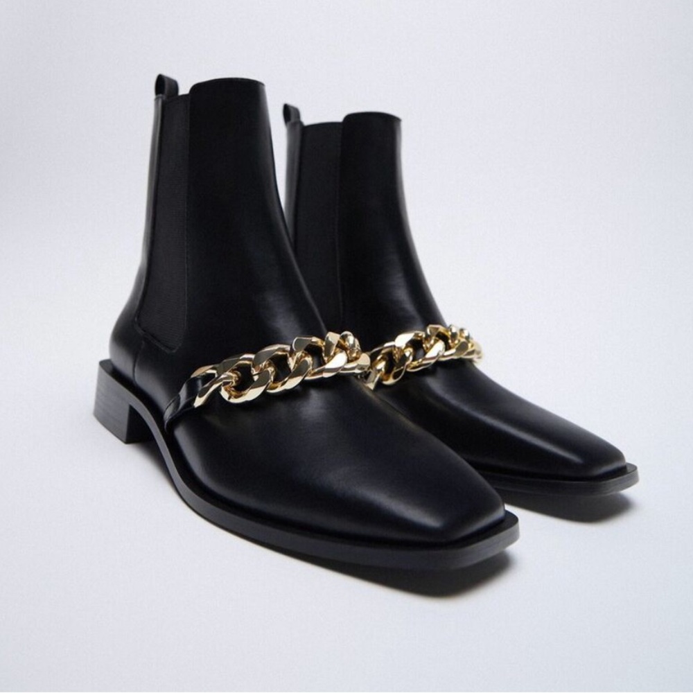 ZARA -women’s Low Heel W/ gold Chain Ankle boots black faux leather shoes size 6